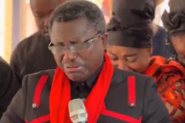 Rev Opambour Breaks Down in Tears During Sister’s Burial