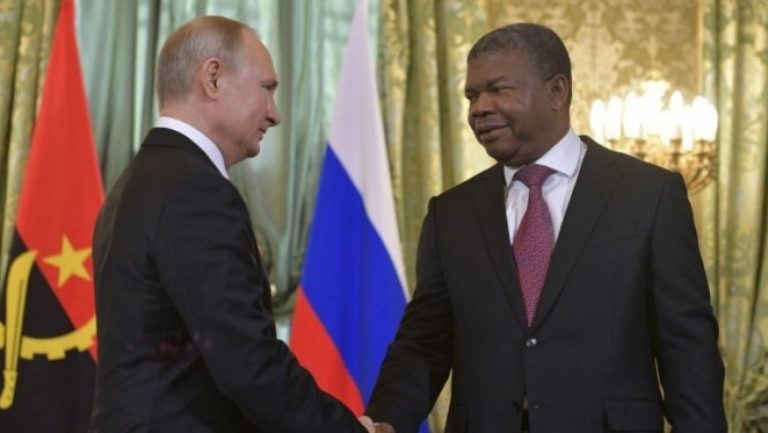 Russian President Vladimir Putin and Angolan President João Lourenço